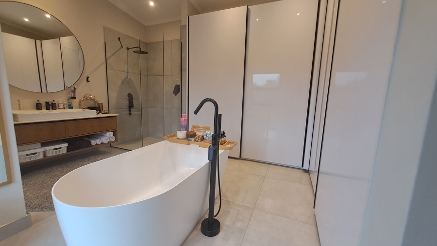 4 Bedroom Property for Sale in Salt Rock KwaZulu-Natal