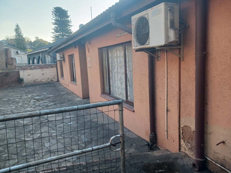 6 Bedroom Property for Sale in Riyadh KwaZulu-Natal