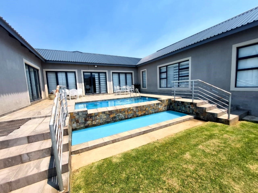 3 Bedroom Property for Sale in Vulintaba Country Estate KwaZulu-Natal