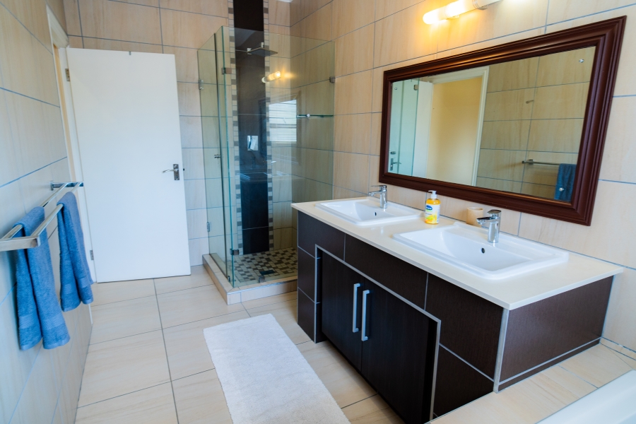 To Let 4 Bedroom Property for Rent in Sheffield Bay KwaZulu-Natal