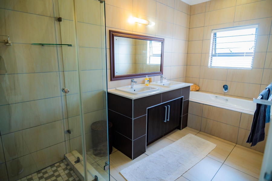 To Let 4 Bedroom Property for Rent in Sheffield Bay KwaZulu-Natal
