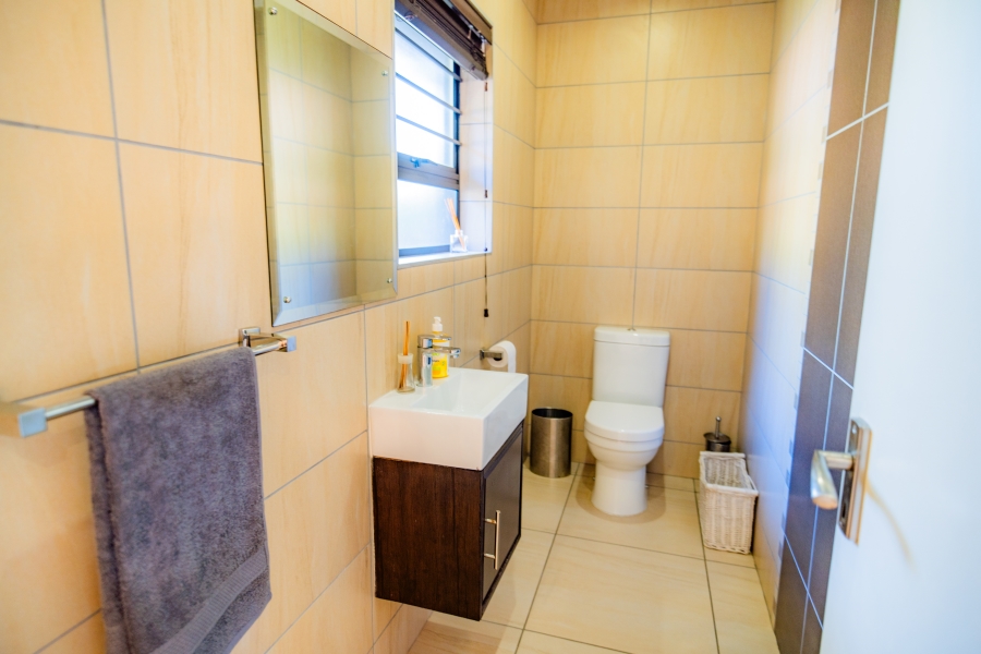To Let 4 Bedroom Property for Rent in Sheffield Bay KwaZulu-Natal