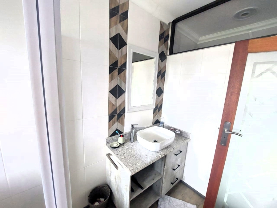 3 Bedroom Property for Sale in Vulintaba Country Estate KwaZulu-Natal