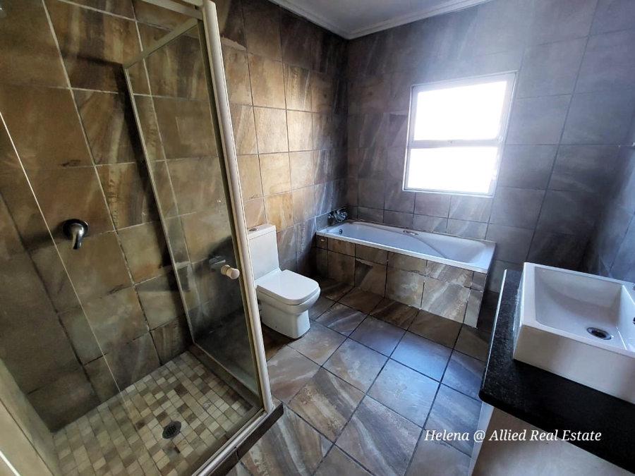 3 Bedroom Property for Sale in Vulintaba Country Estate KwaZulu-Natal