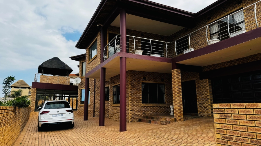 4 Bedroom Property for Sale in Treasure Beach KwaZulu-Natal