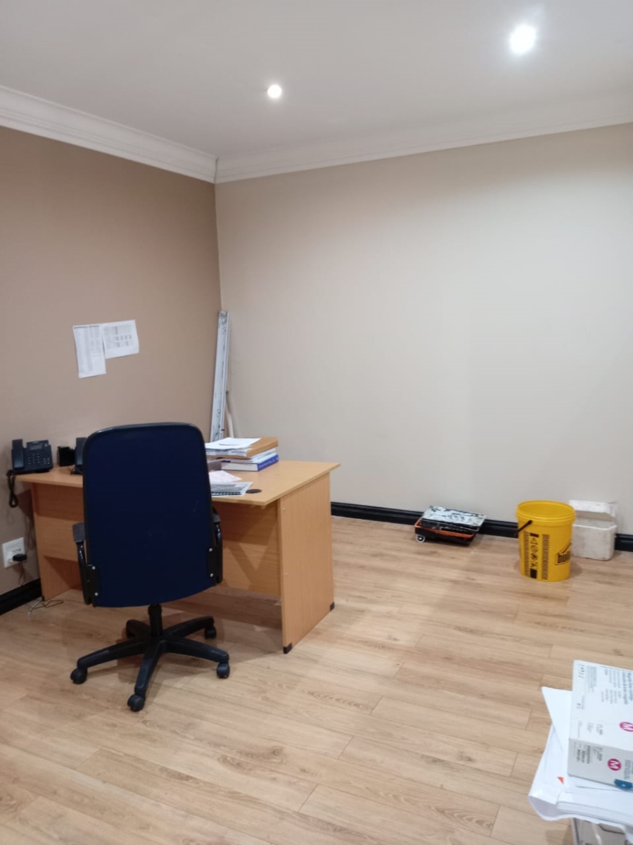 Commercial Property for Sale in Kloof KwaZulu-Natal