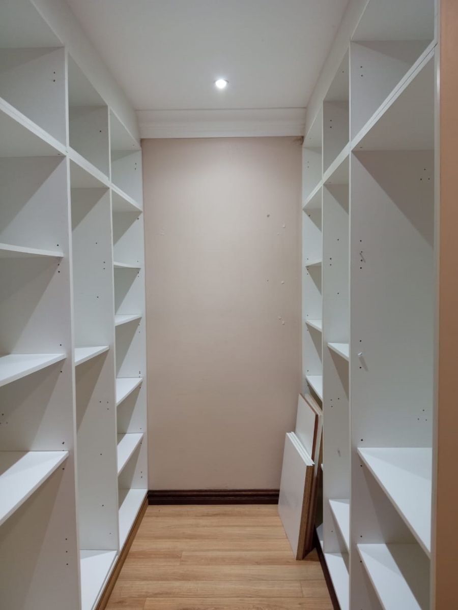 Commercial Property for Sale in Kloof KwaZulu-Natal