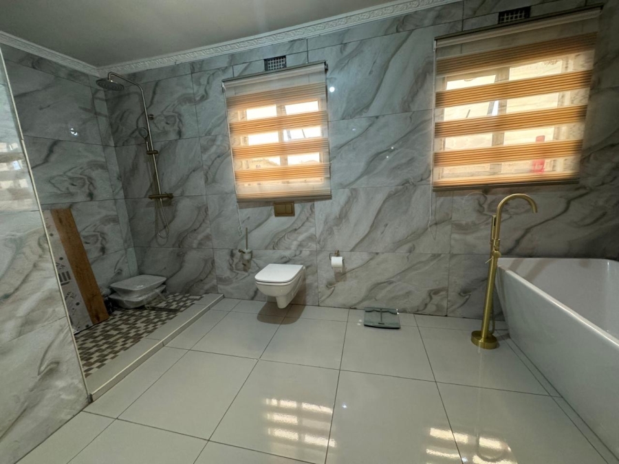 5 Bedroom Property for Sale in Mpophomeni KwaZulu-Natal