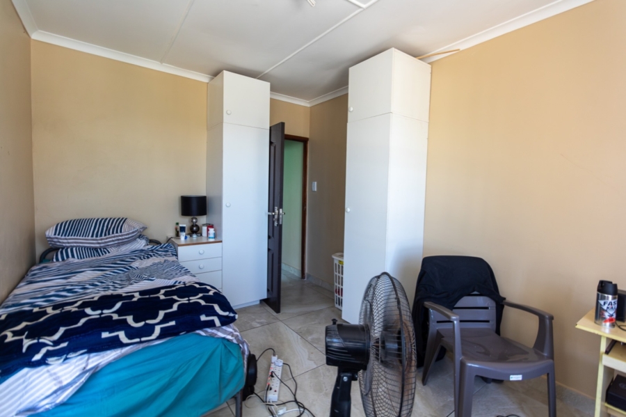 5 Bedroom Property for Sale in Ocean View KwaZulu-Natal