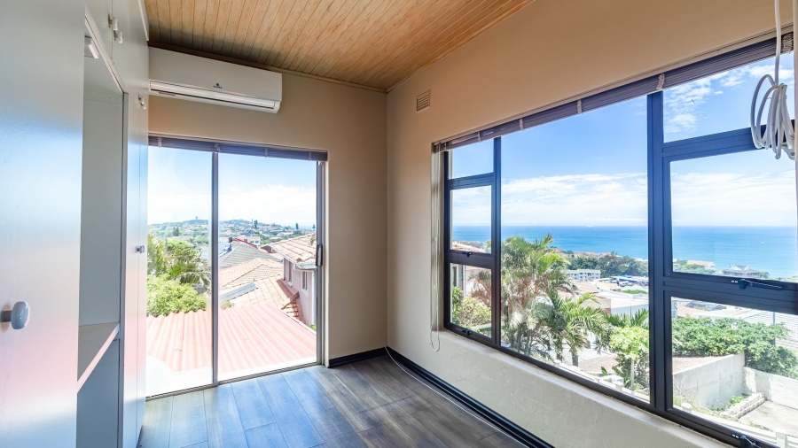 5 Bedroom Property for Sale in Ocean View KwaZulu-Natal