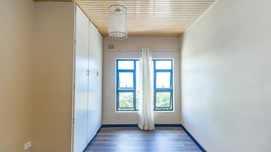 5 Bedroom Property for Sale in Ocean View KwaZulu-Natal