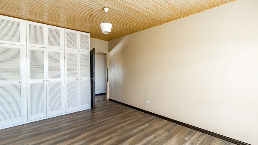 5 Bedroom Property for Sale in Ocean View KwaZulu-Natal