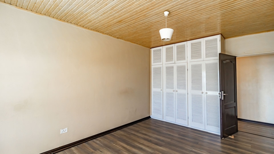 5 Bedroom Property for Sale in Ocean View KwaZulu-Natal