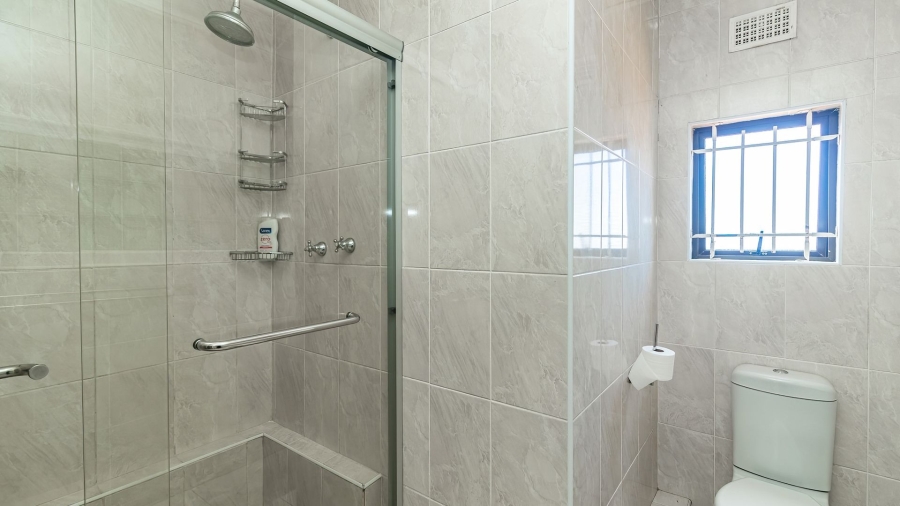 5 Bedroom Property for Sale in Ocean View KwaZulu-Natal