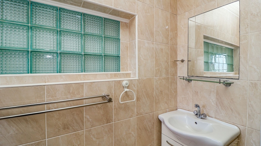 5 Bedroom Property for Sale in Ocean View KwaZulu-Natal