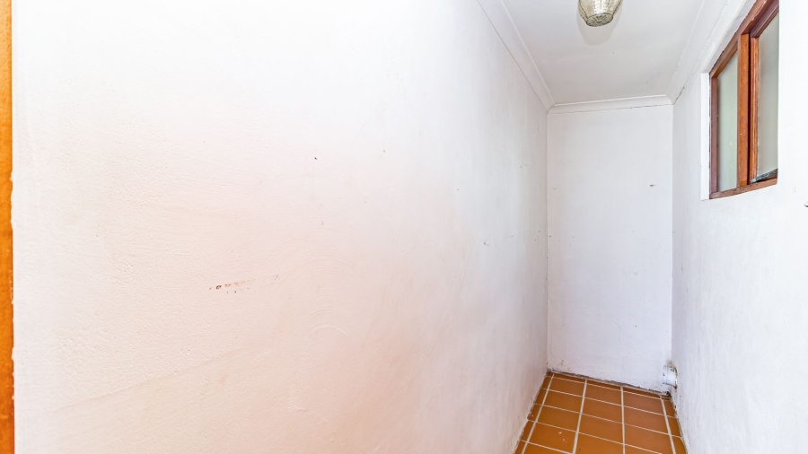 5 Bedroom Property for Sale in Ocean View KwaZulu-Natal