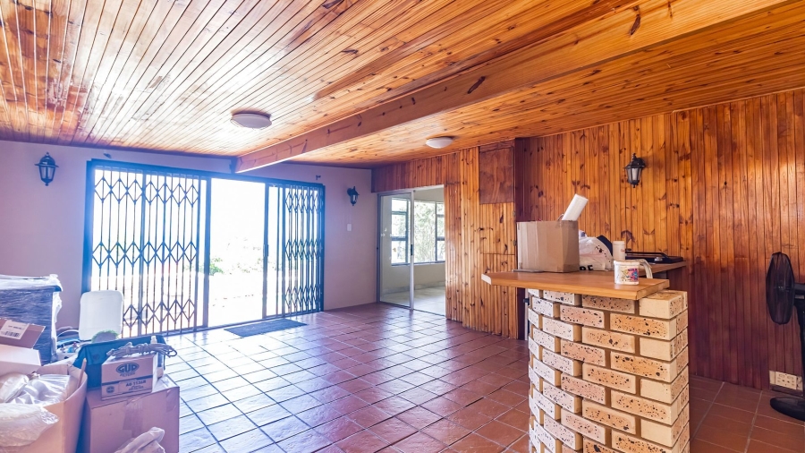 5 Bedroom Property for Sale in Ocean View KwaZulu-Natal