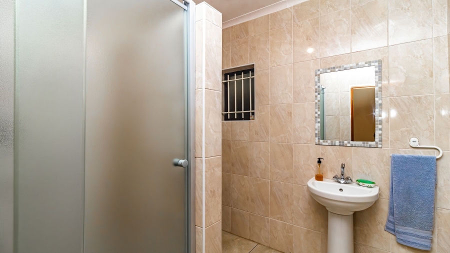 5 Bedroom Property for Sale in Ocean View KwaZulu-Natal