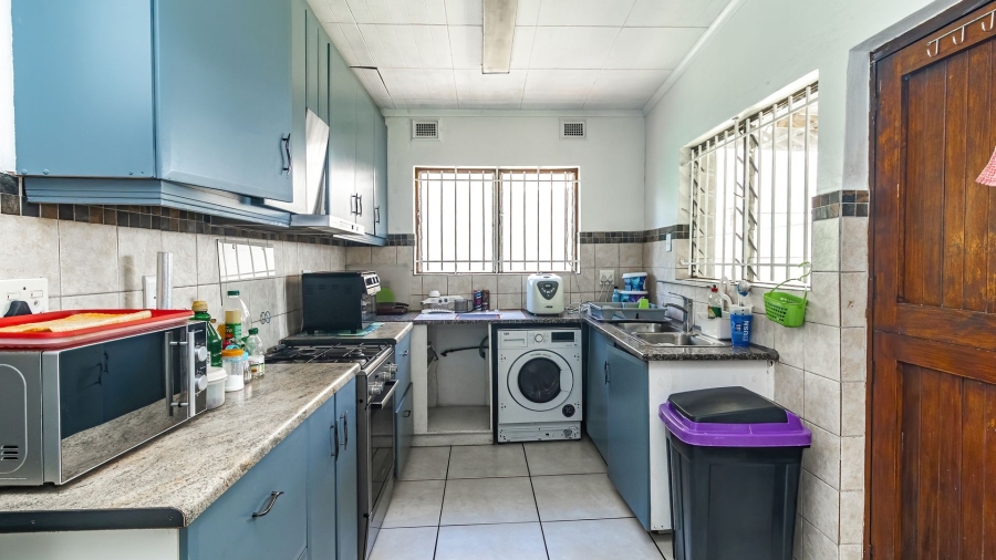 5 Bedroom Property for Sale in Ocean View KwaZulu-Natal