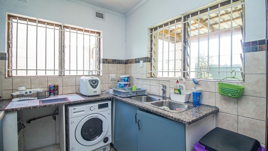 5 Bedroom Property for Sale in Ocean View KwaZulu-Natal