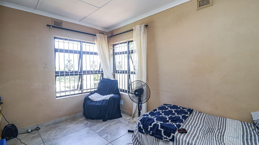 5 Bedroom Property for Sale in Ocean View KwaZulu-Natal