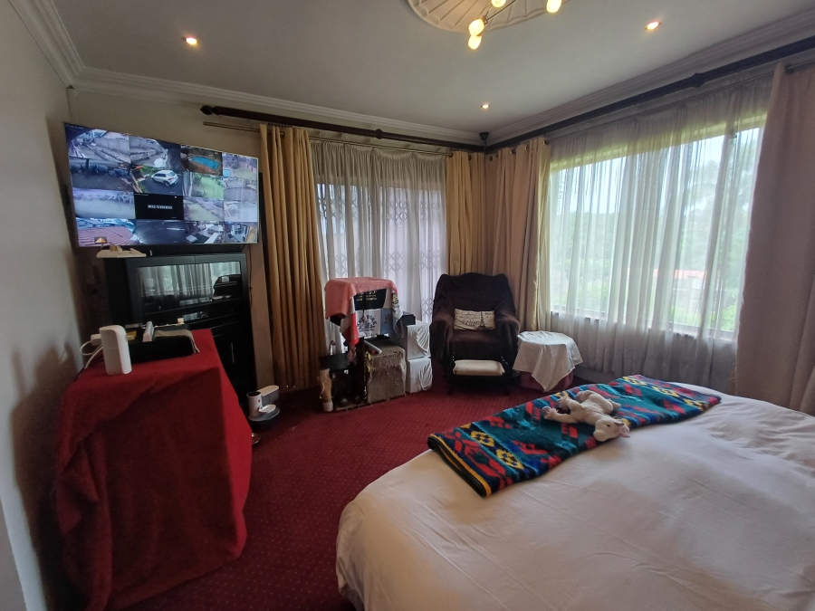 5 Bedroom Property for Sale in Northdene KwaZulu-Natal