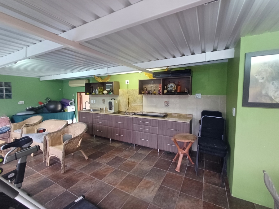 5 Bedroom Property for Sale in Northdene KwaZulu-Natal