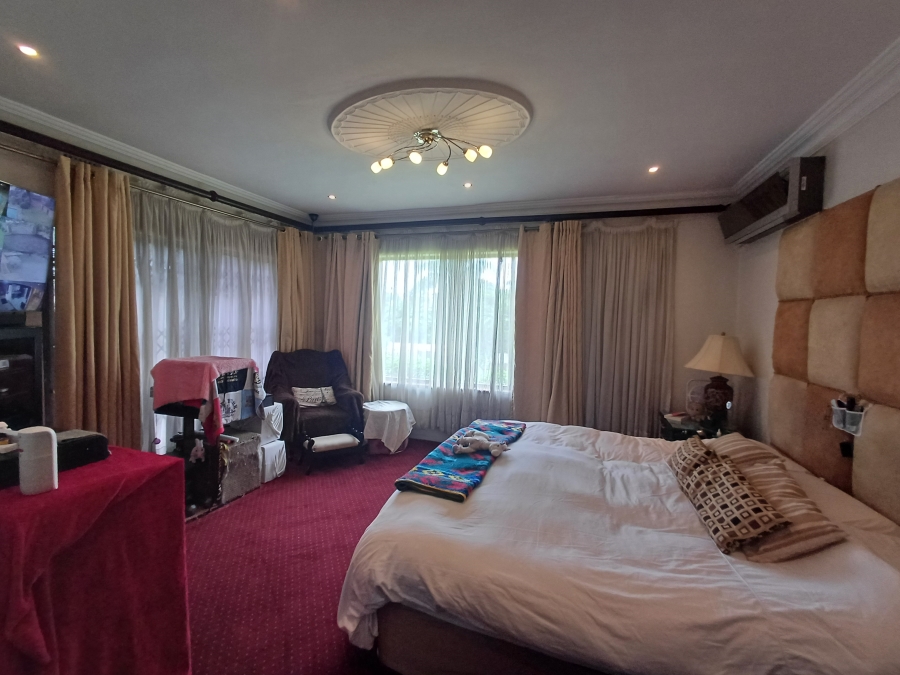 5 Bedroom Property for Sale in Northdene KwaZulu-Natal