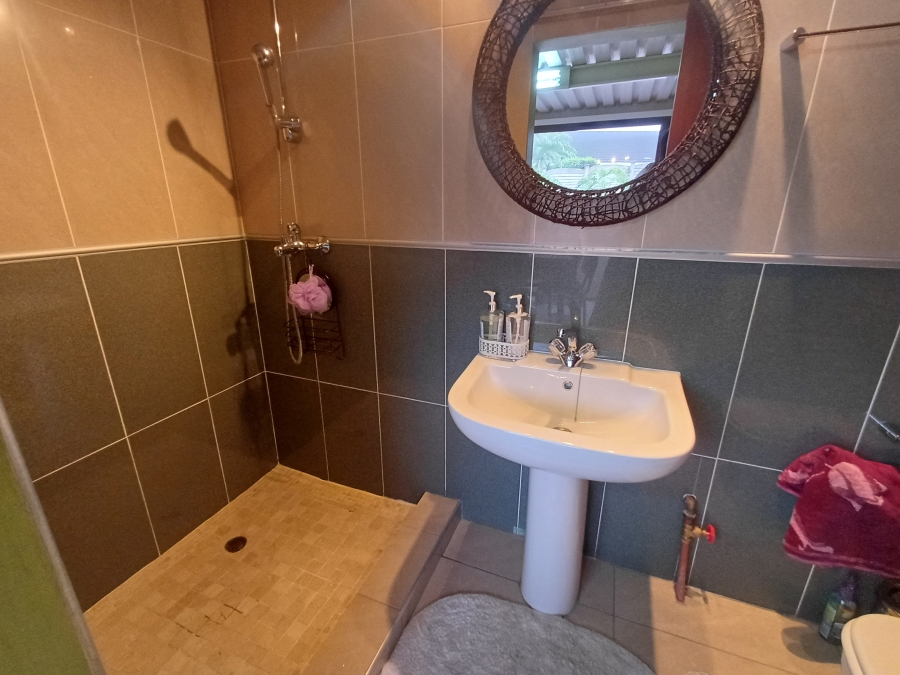 5 Bedroom Property for Sale in Northdene KwaZulu-Natal