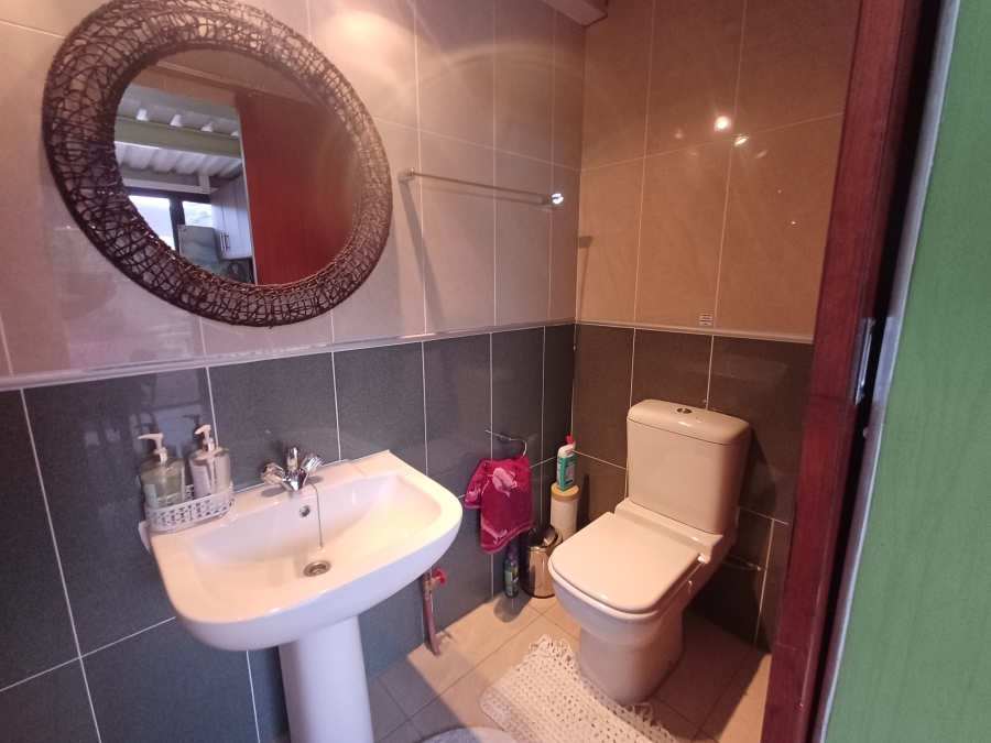 5 Bedroom Property for Sale in Northdene KwaZulu-Natal