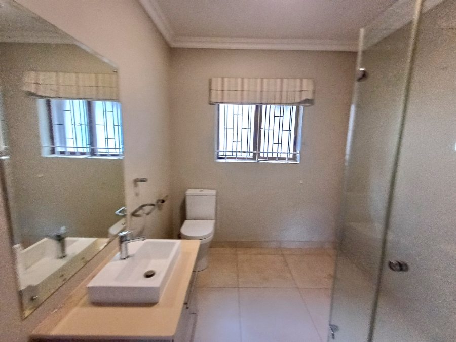 5 Bedroom Property for Sale in Kloof KwaZulu-Natal