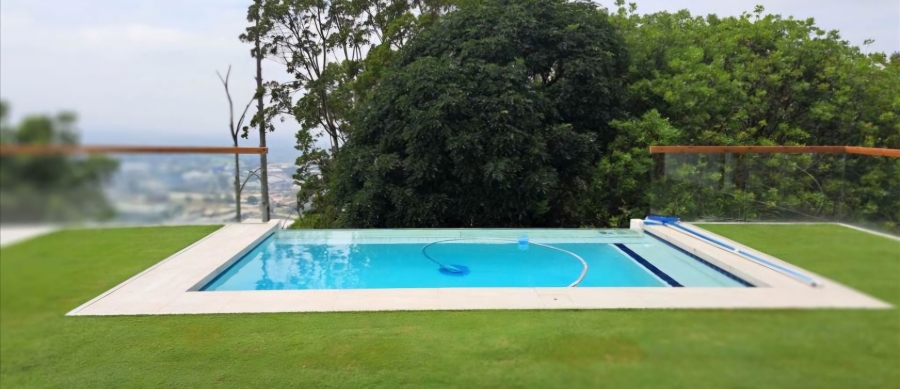 5 Bedroom Property for Sale in Kloof KwaZulu-Natal