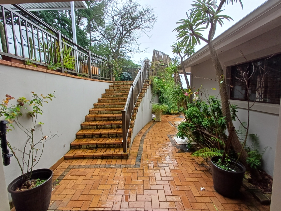5 Bedroom Property for Sale in Kloof KwaZulu-Natal