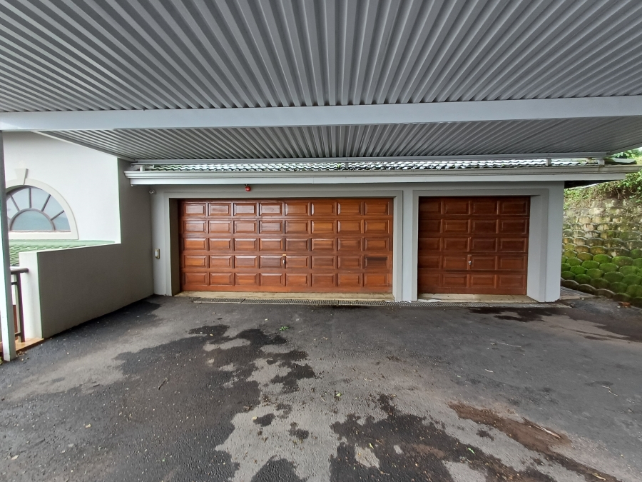 5 Bedroom Property for Sale in Kloof KwaZulu-Natal