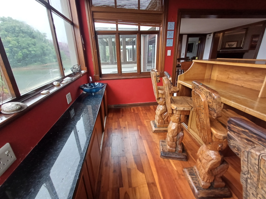 5 Bedroom Property for Sale in Kloof KwaZulu-Natal