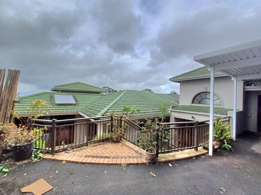 5 Bedroom Property for Sale in Kloof KwaZulu-Natal