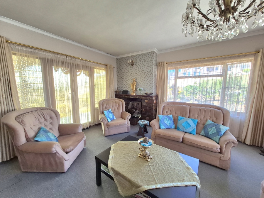6 Bedroom Property for Sale in Umhlatuzana KwaZulu-Natal