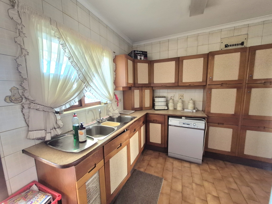 6 Bedroom Property for Sale in Umhlatuzana KwaZulu-Natal