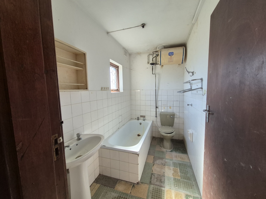 6 Bedroom Property for Sale in Umhlatuzana KwaZulu-Natal