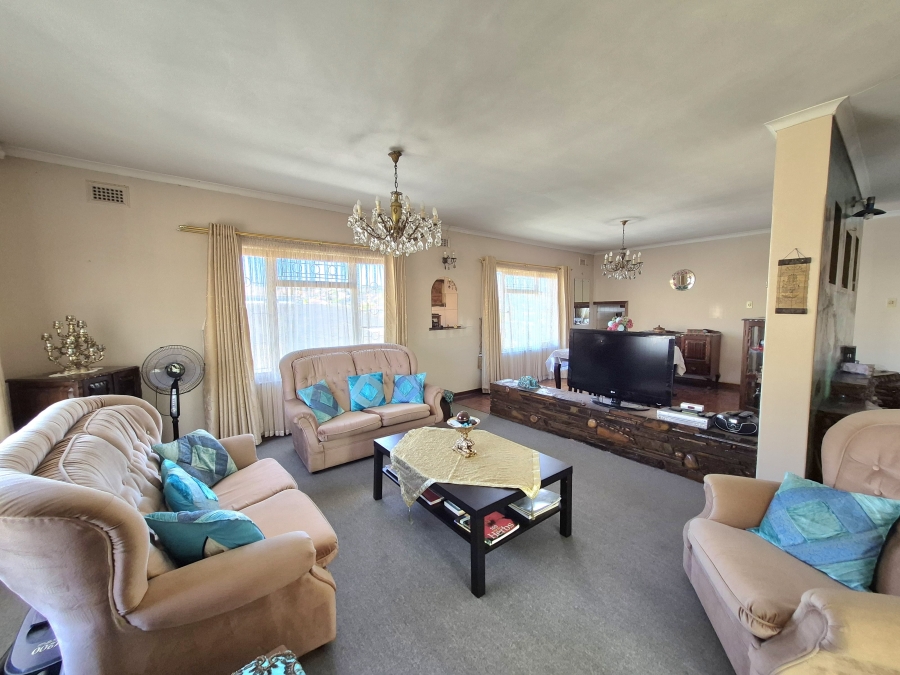 6 Bedroom Property for Sale in Umhlatuzana KwaZulu-Natal