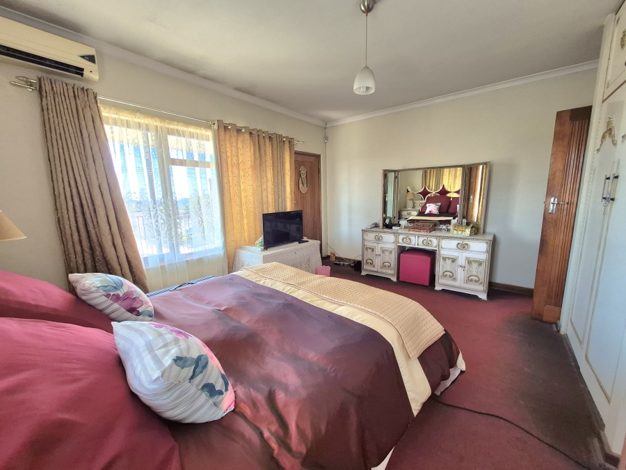 6 Bedroom Property for Sale in Umhlatuzana KwaZulu-Natal