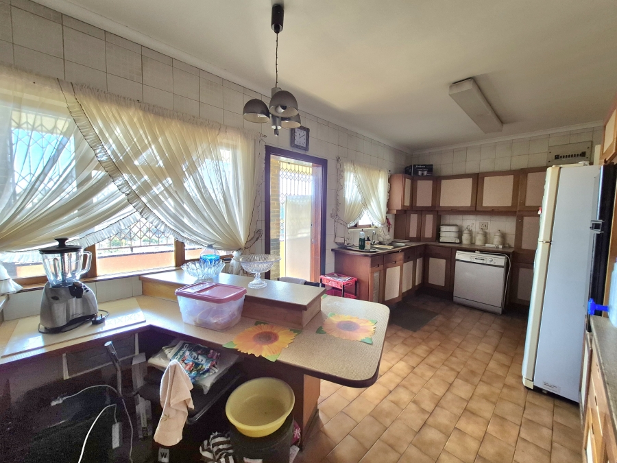 6 Bedroom Property for Sale in Umhlatuzana KwaZulu-Natal