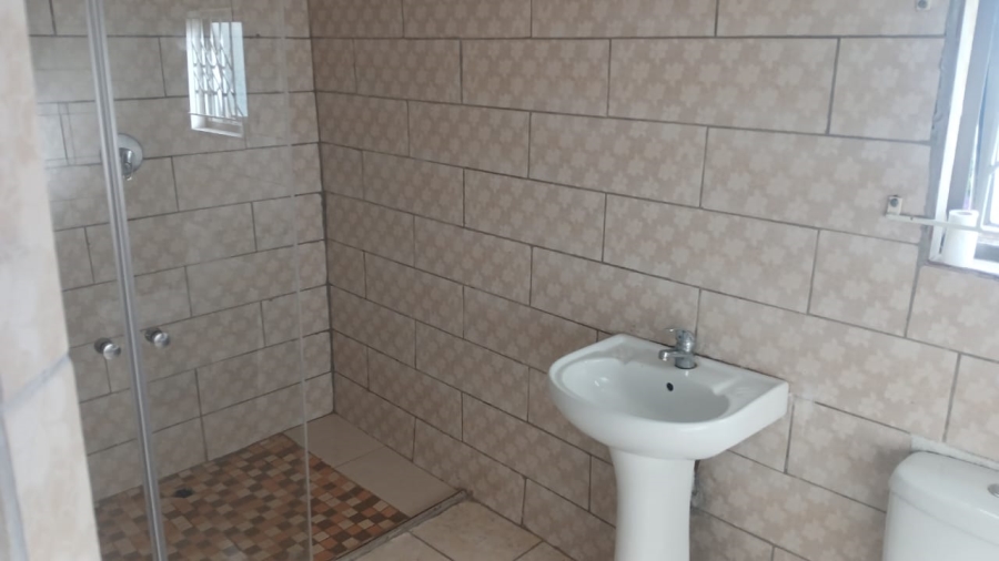 To Let 1 Bedroom Property for Rent in Malvern KwaZulu-Natal