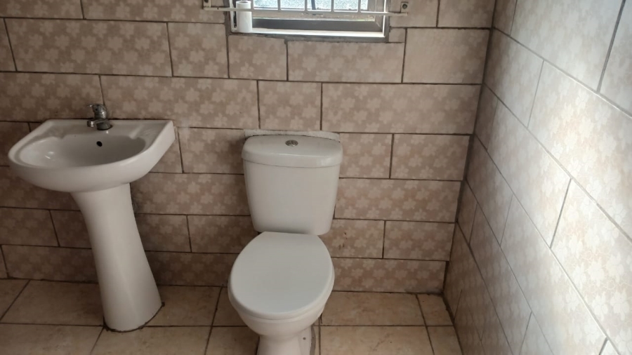 To Let 1 Bedroom Property for Rent in Malvern KwaZulu-Natal