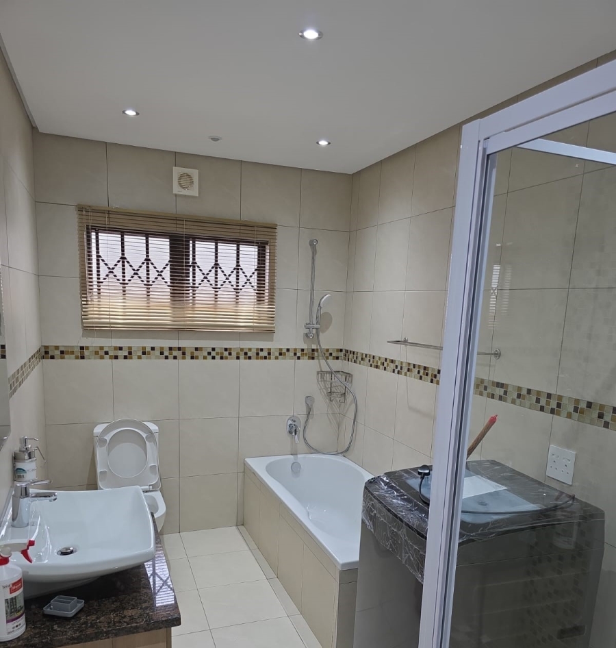To Let 3 Bedroom Property for Rent in Clayfield KwaZulu-Natal
