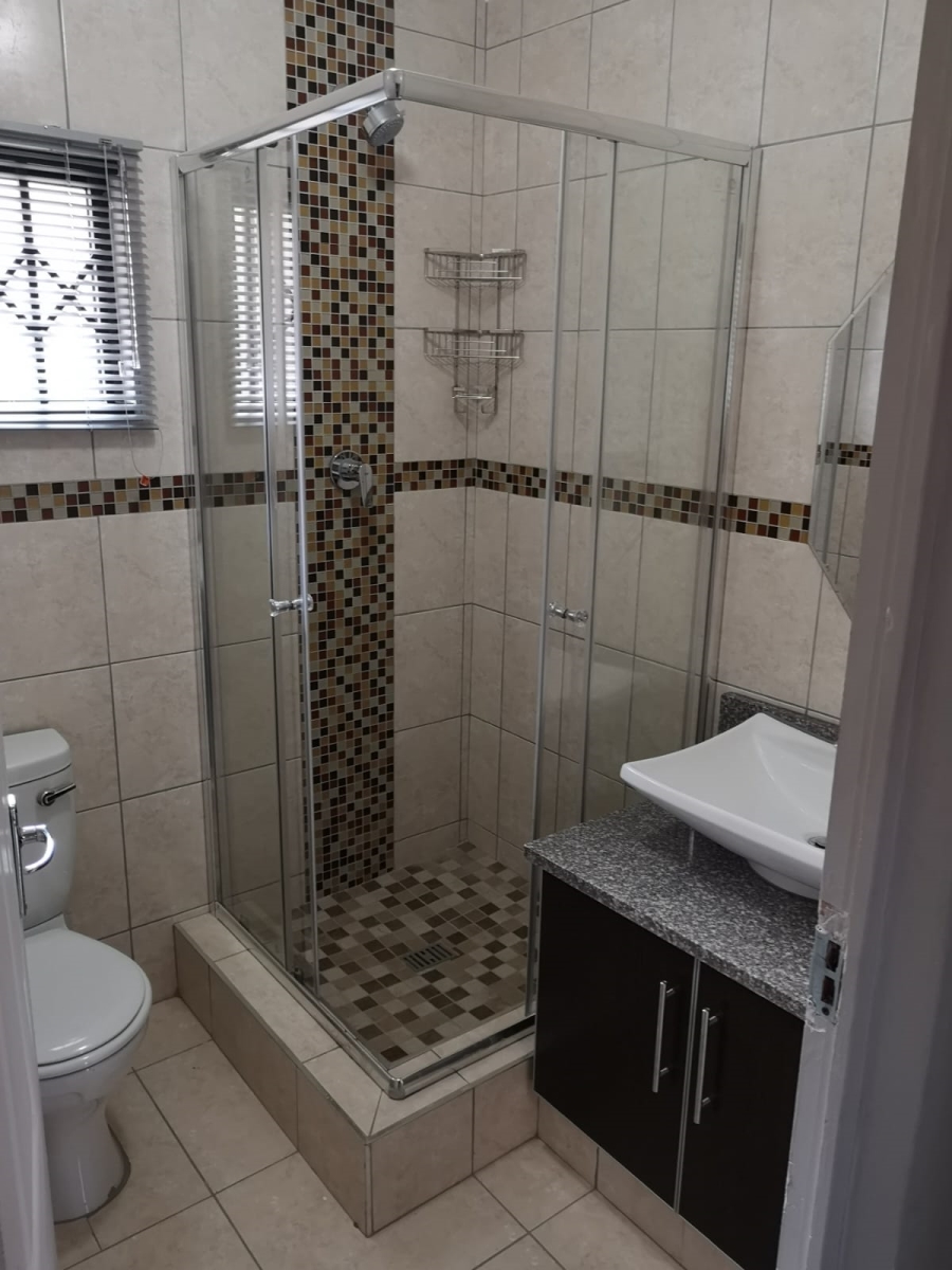 To Let 3 Bedroom Property for Rent in Northcroft KwaZulu-Natal