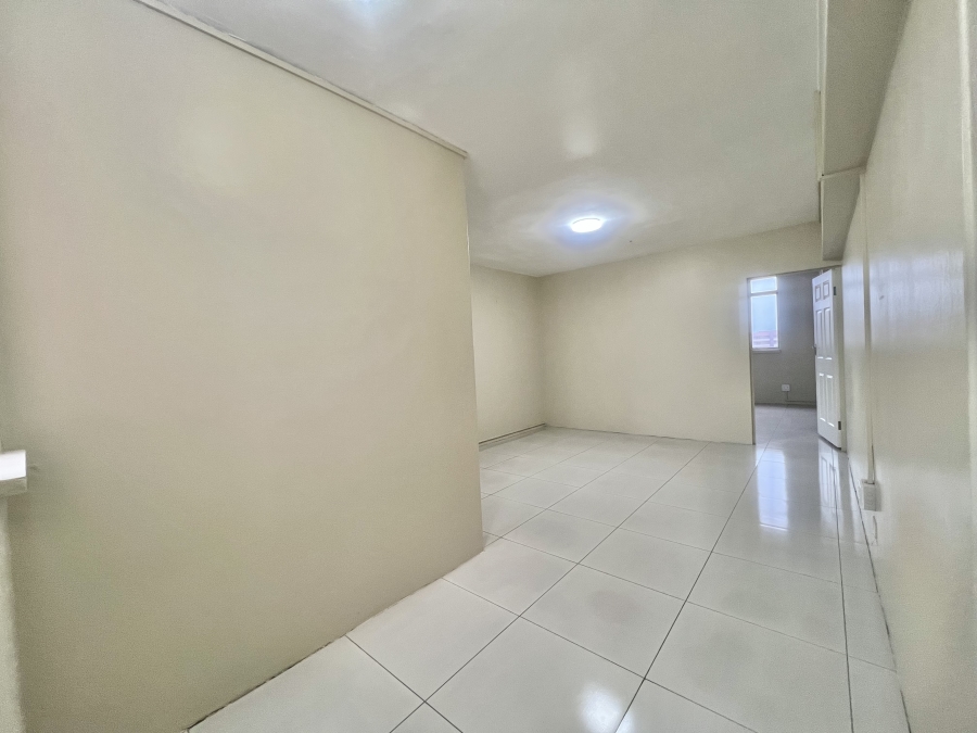 Room for rent in South Beach KwaZulu-Natal. Listed by PropertyCentral