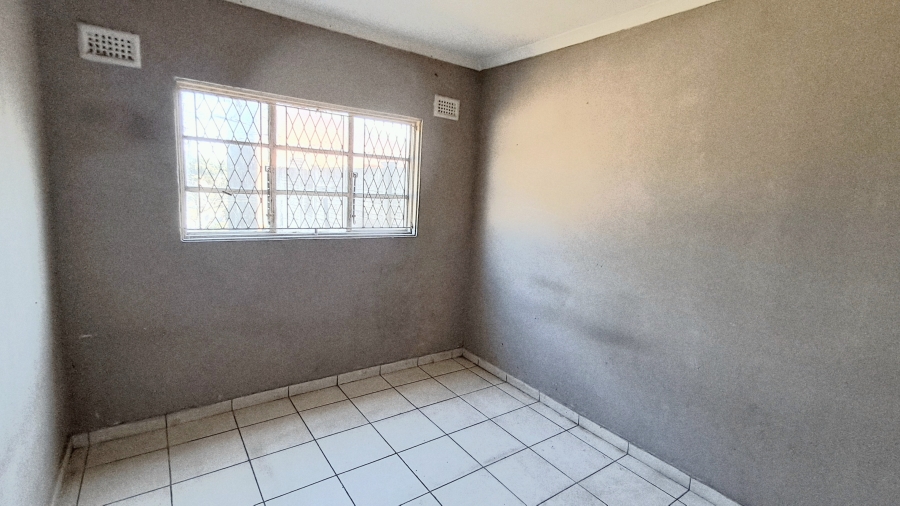 3 Bedroom Property for Sale in Risecliff KwaZulu-Natal