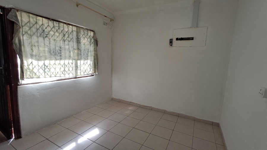 To Let 1 Bedroom Property for Rent in Malvern KwaZulu-Natal