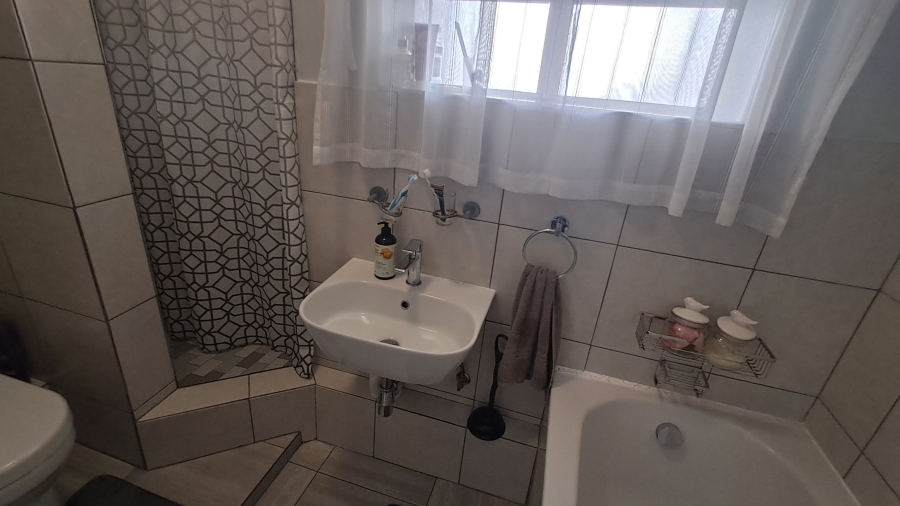 2 Bedroom Property for Sale in Moseley KwaZulu-Natal